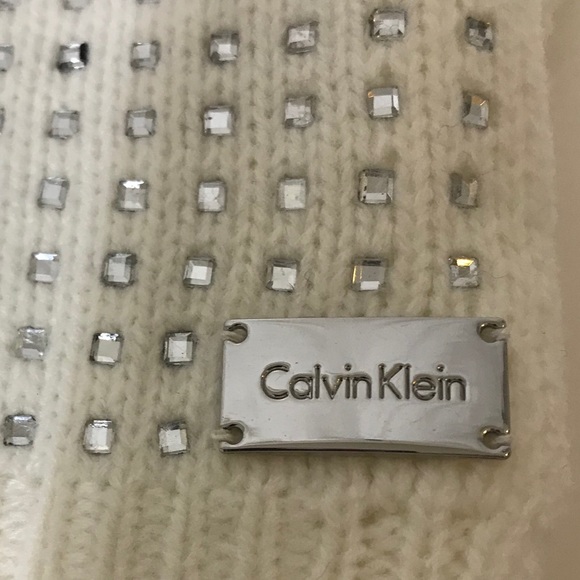 Calvin Klein
One Size Scarf - Picture 2 of 13